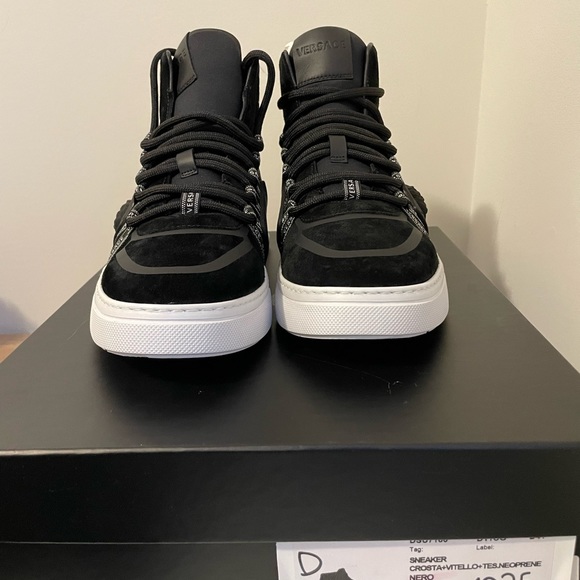 ❌SOLD❌Versace sneakers - Picture 4 of 4